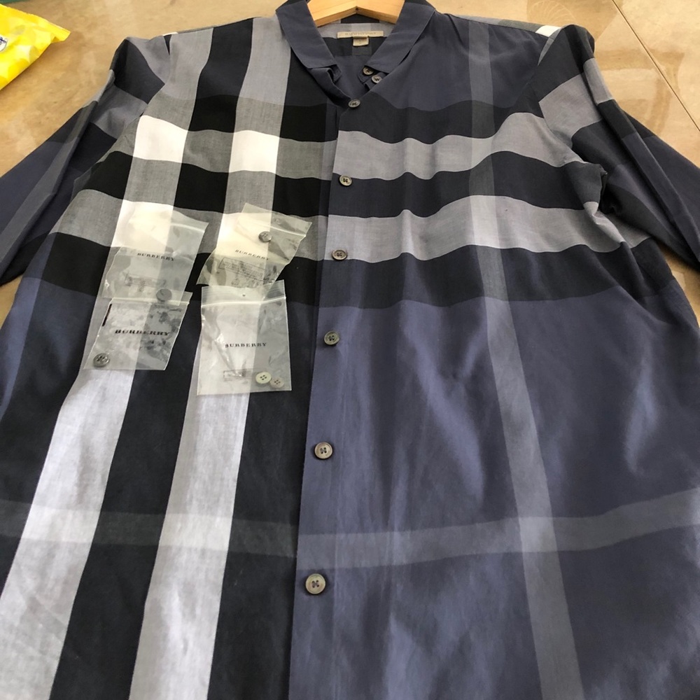 đź’™BURBERRYđź’™ - Picture 15 of 16
